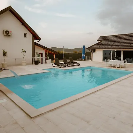 Multi Villa